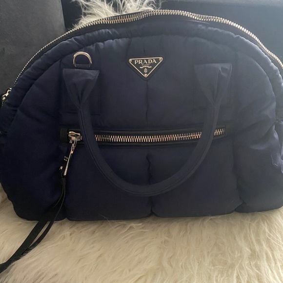 Prada bag - Picture 1 of 5